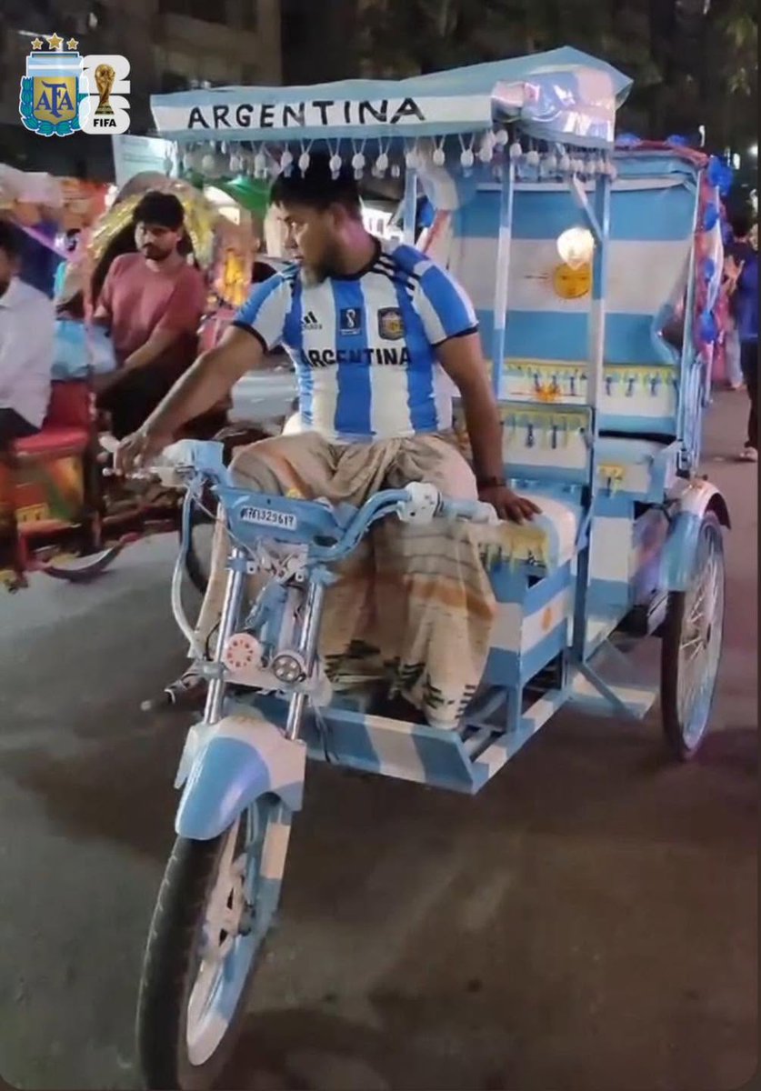 MahmudulBiddut's tweet photo. @AFASeleccionEN A rickshaw puller's love for Argentina from Bangladesh 🇦🇷🇧🇩 https://t.co/BR8p86UpYl