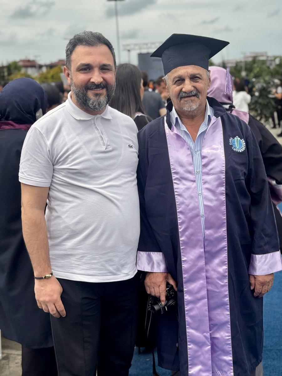 dbiran's tweet photo. 🎓 ODÜ’de Mezuniyet Heyecanına Ortak Olduk

Ordu Üniversitesi Mezuniyet Töreni, Düriye Çetinceviz Anaokulu Mezuniyeti ve 3. Yaş Üniversitesi’nin mezuniyet programlarında yer aldık.

Bu özel gündemeslektaşımız Gazeteci Osman Şahin ile stajyer öğrencimiz Sıla Naz’ı yalnız bırakmadık.