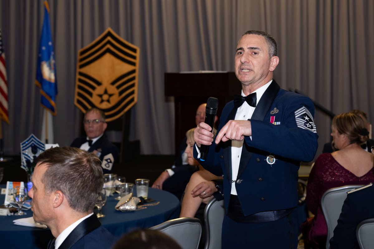 USTRANSCOM_CSEL's tweet photo. Honored to celebrate with Dover AFB’s newest CMSgts!

Discussed connection, history, the future, and being "In People's Stands!"

Much love! https://t.co/0JMuwQQZgi