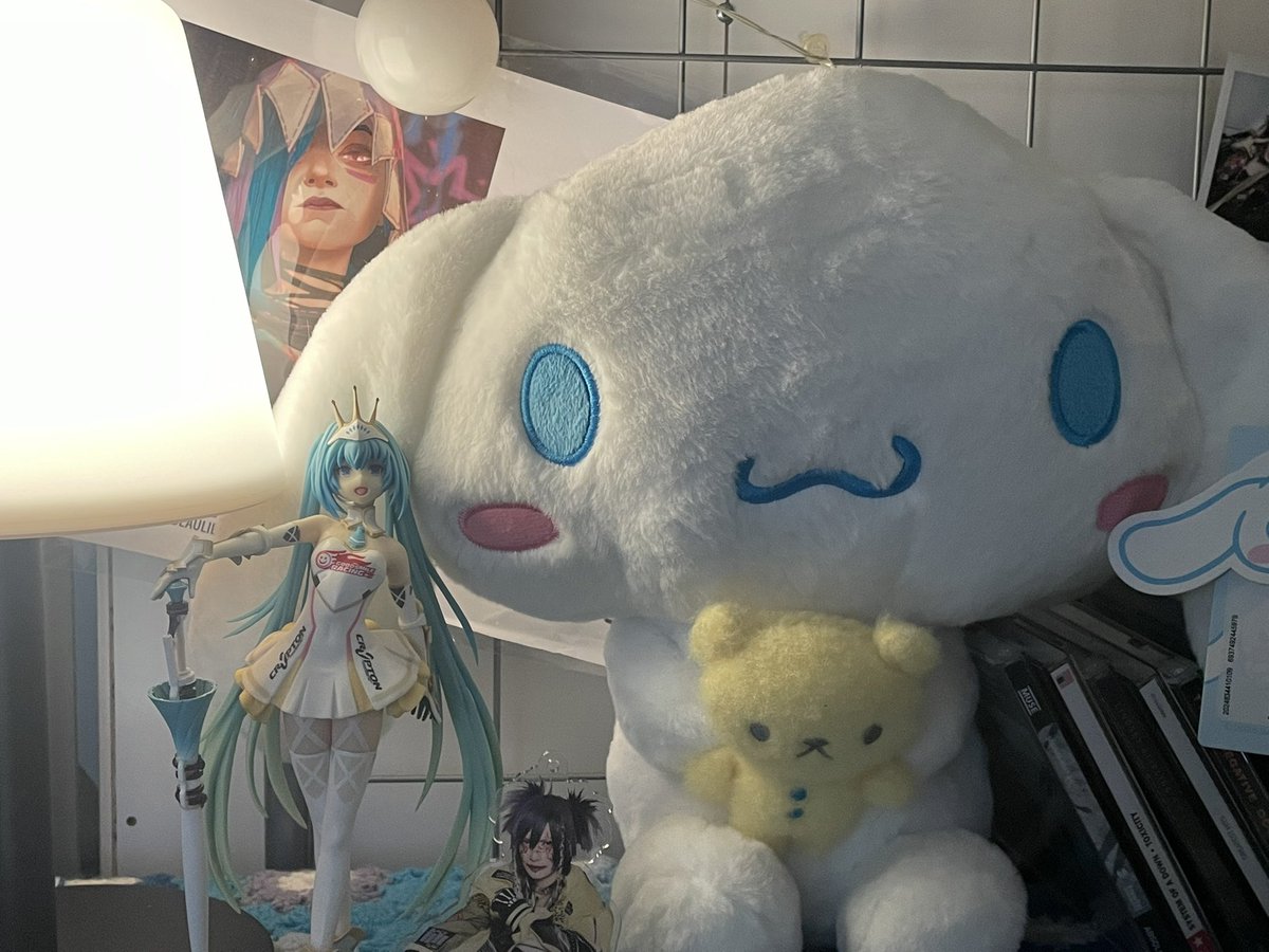 aelkarantez's tweet photo. awww they’re so cute (ignore the queer looking vkei guy) https://t.co/JgpzftwN9J