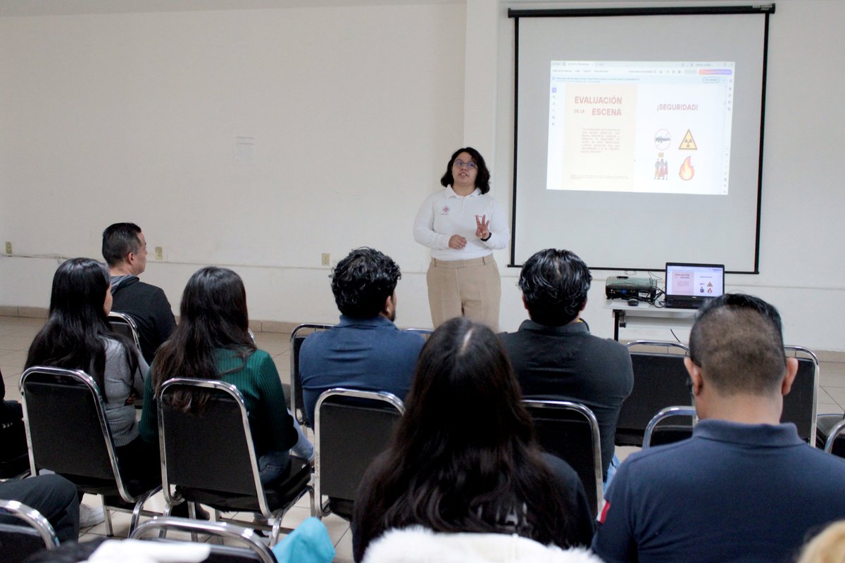 SprsGobOax's tweet photo. Por segundo día consecutivo, avanzamos con el curso de RCP y Primeros Auxilios en la Subsecretaría de Prevención y Reinserción Social.

El fortalecimiento de estas herramientas operativas se realiza junto a la @CEPCyGR_GobOax, consolidando una cultura preventiva. #Oaxaca https://t.co/xCtHf0irsD