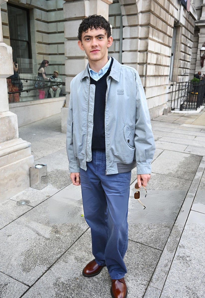 dailyjlocke's tweet photo. joe locke at the royal academy summer exhibition preview party https://t.co/NkUNK5SLlX