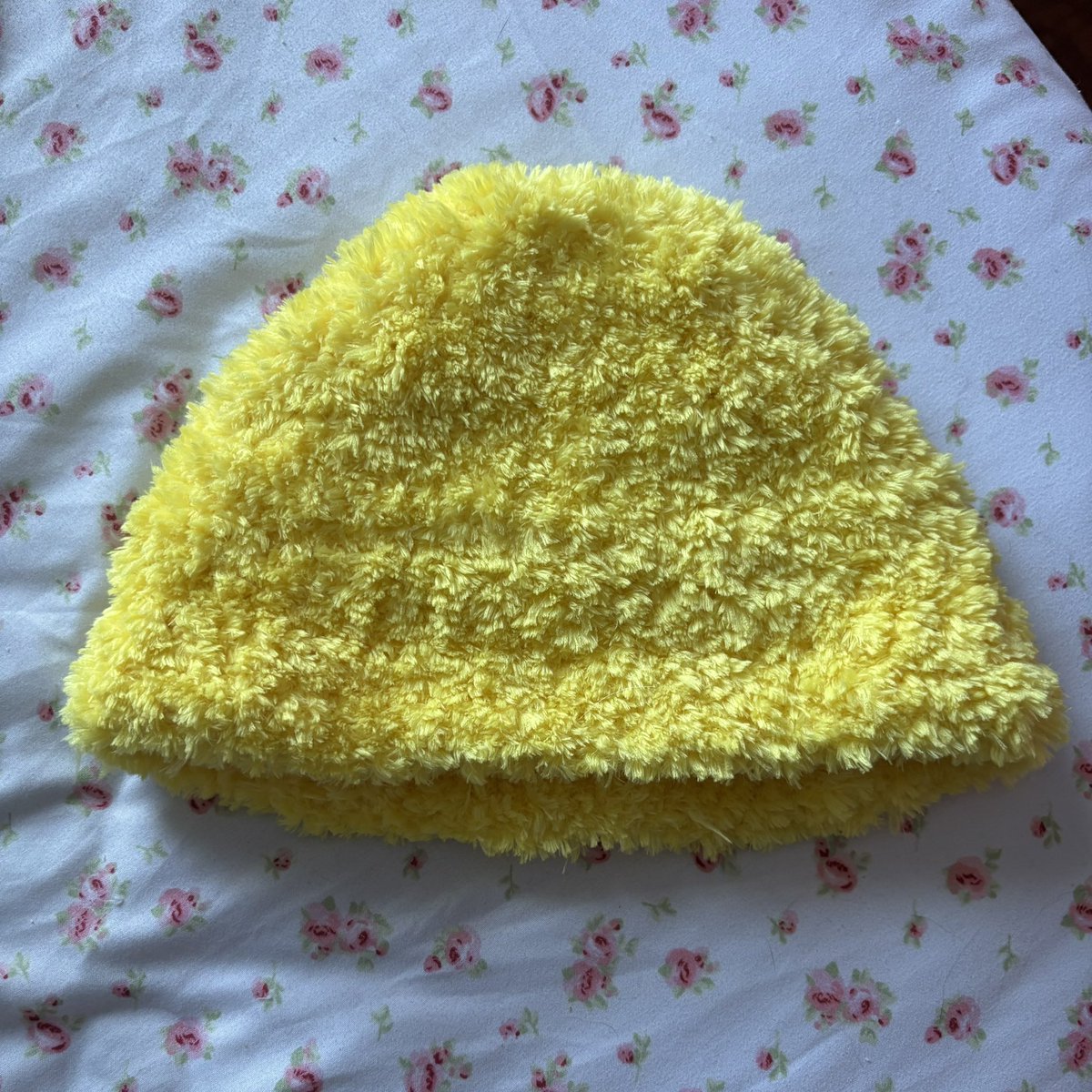bunnytaems's tweet photo. update #2: finished the base of the hat! i’ll add the flaps next; it’s taking me a bit longer than i thought to make everything because i’ve been a bit busy, but i’ll try to finish the hat by this weekend and then move on to the details! https://t.co/aBREius7BZ