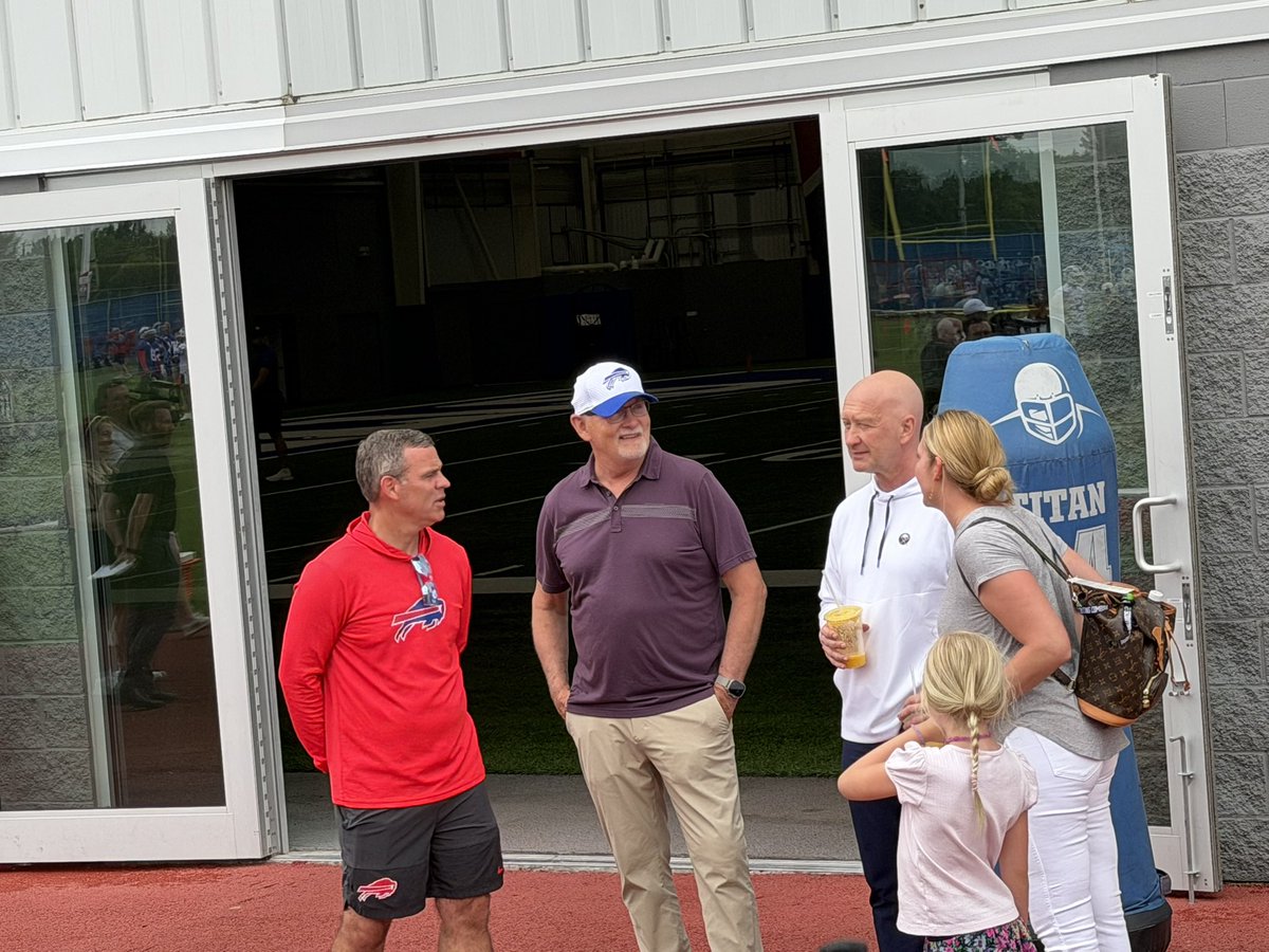 LLysowski's tweet photo. Lindy Ruff and Jarmo Kekäläinen are visiting the Bills’ second practice of mandatory minicamp: https://t.co/ttGufd2pyN