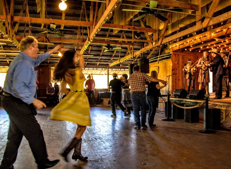TxHistComm's tweet photo. @fiago7 Central Texas Hill Country is FULL of proud German heritage 🇩🇪 Try Fredericksburg for wine and Luckenbach for the historic dance hall! https://t.co/pOiaep0LP9