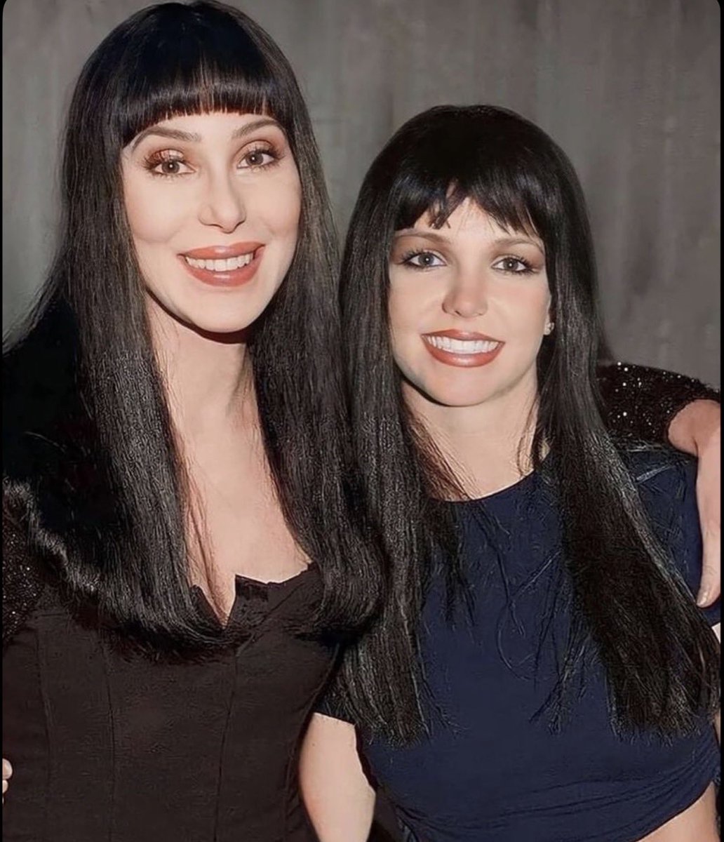 notgwendalupe's tweet photo. Cher &amp; Britney Spears https://t.co/v9XIgfKYiy