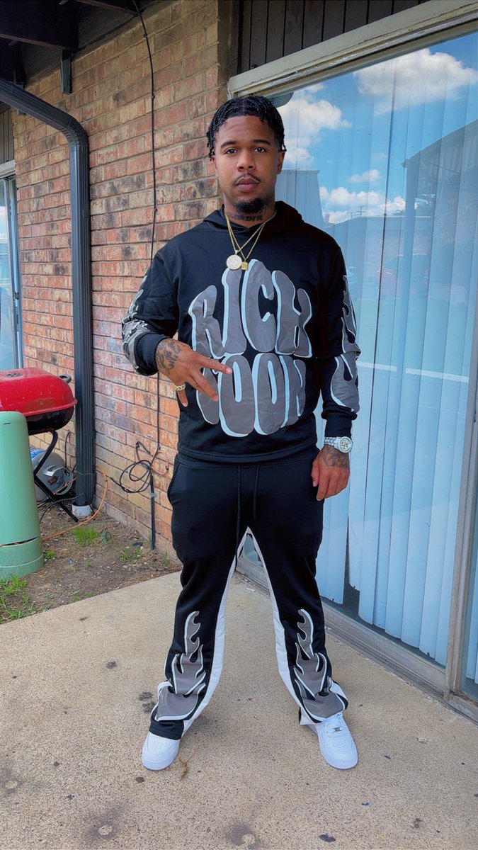 _officialprime's tweet photo. I done did a whole lotta running up &amp; dwn the interstate ta get chicken Now I got my own dough add a lil water I can make biscuits #general #bossmane #winningteam https://t.co/De0LOO4lTr