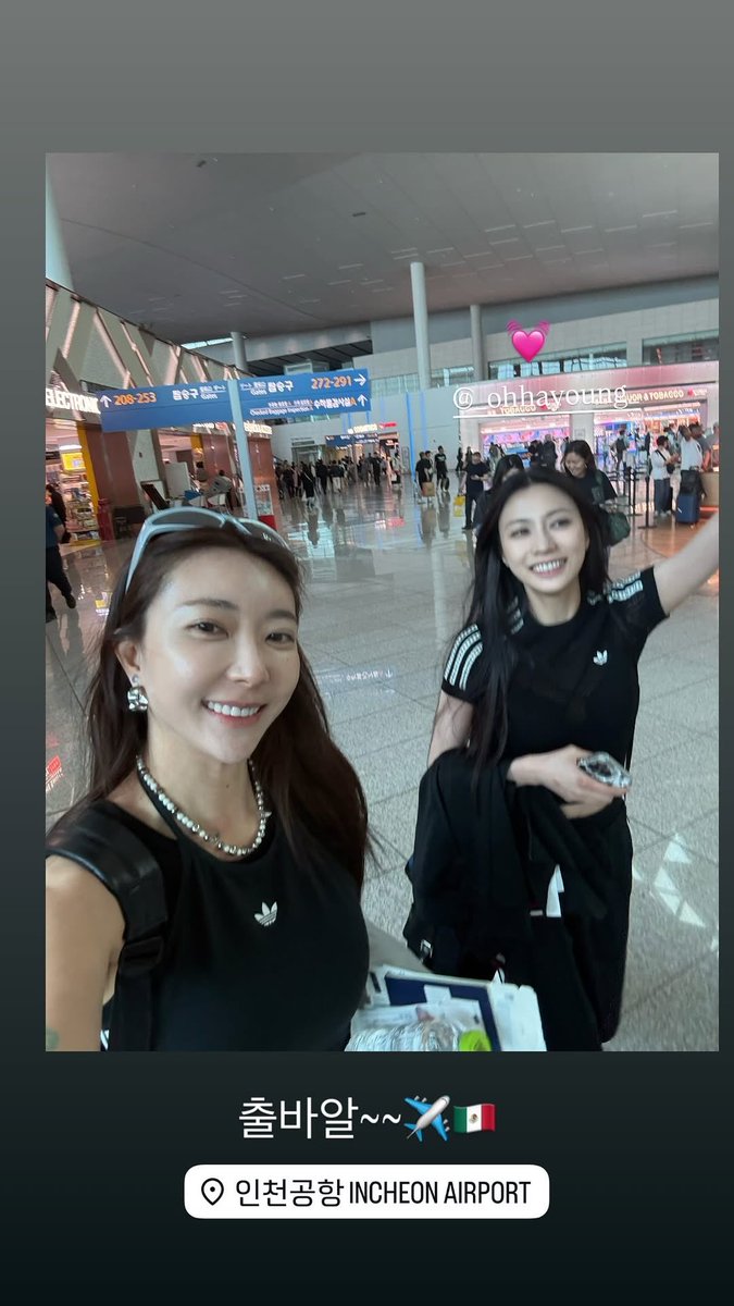 APlNKAI's tweet photo. omg yes hayoung is going to mexico for world cup https://t.co/jSHy0SwzpX