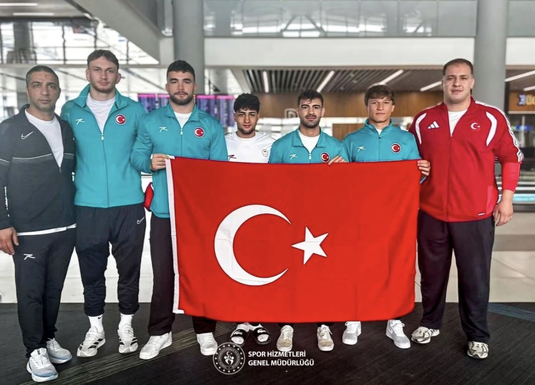GSBsporgm's tweet photo. 🥇🥈FISU Dünya Oyunları’nda 4 madalya! 🇹🇷🤼‍♂️

Brezilya’da düzenlenen FISU Dünya Oyunları’nın ilk gününde serbest stil 125 kiloda yarışan milli güreşçilerimizden Hakan Büyükçıngıl ve 86 kiloda mücadele eden Alperen Atar, altın madalya kazanırken; 57 kiloda yarışan Bekir Keser ile 65 kiloda mücadele eden Özgür Gök, gümüş madalyanın sahibi oldu. 🏆👏

Bravo gençler! 🇹🇷✨🤼‍♂️