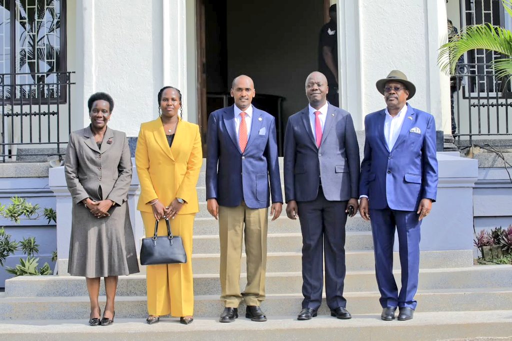 FredBwino's tweet photo. Today, i handed over office to my young sister @DESIREtheFARMER who takes over as the Minister of State for Agriculture. 

I take this opportunity to thank H.E  @KagutaMuseveni for the trust to lead the crop sector for the last 5 years.

Sincere appreciations to the Ministry leadership both technical and political led by Hon @FrankTumwebazek and @PS_MAAIF for the cordial relationship we have had as we steered the sector.

I take this opportunity to welcome Hon. @DESIREtheFARMER and am sure she is capable to execute the task as entrusted by the President.

I wish all yhe best to the incoming team.