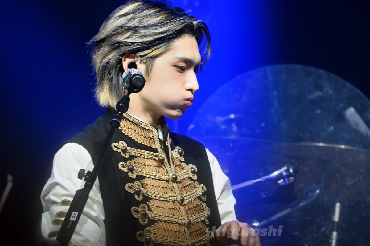 Higurashi_cx's tweet photo. 260609 The New Xcene in Milano
옆선이 예술이다🫣

#XdinaryHeroes #엑스디너리히어로즈 #Gaon #엑디즈 #가온 https://t.co/SDi7wwDYEI