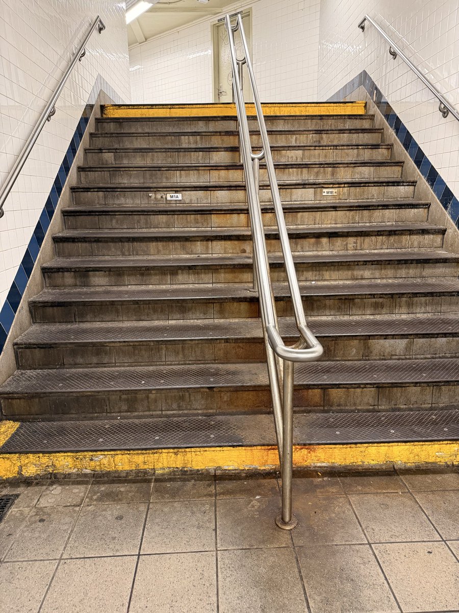 ShoeDogs's tweet photo. The Myrtle–Wyckoff subway entrance next to McDonald’s is constantly dirty and smells like garbage and urine. Multiple 311 complaints have been filed with no improvement.

Can @nyc311 @MTA and @NYCMayorsOffice please address this ongoing sanitation issue?

#Bushwick #MyrtleWyckoff https://t.co/6aXomXwUmz