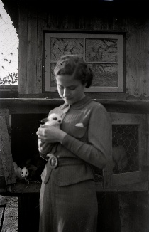 intelhistory's tweet photo. Else Krüger, Bormann's secretary, married her interrogator post war and, according to the source I have just read, lived in Bedford. https://t.co/EZbzLdxDFz