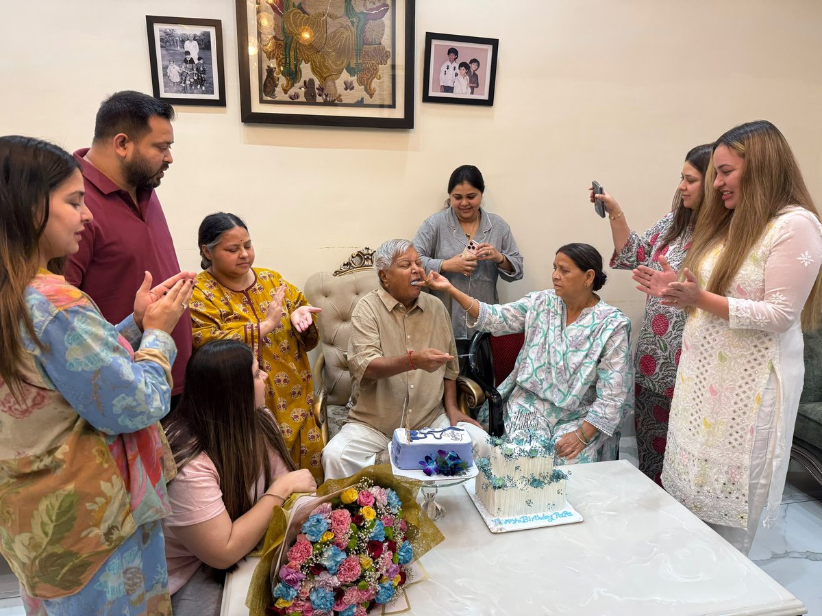 yadavtejashwi's tweet photo. Happy Birthday Papa! https://t.co/NKmSKmXdrl