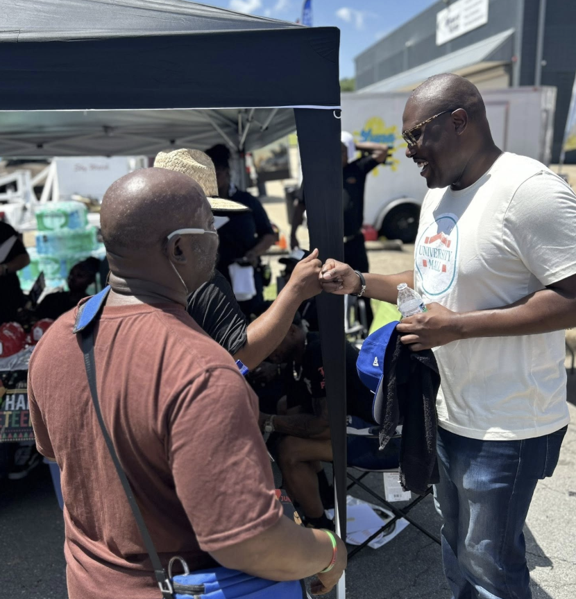 FrankScottJr's tweet photo. One of the best parts of serving as Mayor is getting to meet people from every corner of our city.
Listening to residents, hearing their concerns, and learning about their hopes for their neighborhoods helps shape the work we do every day. #GrowingForwardLR ⬇️ https://t.co/r0RbgiI5Xz
