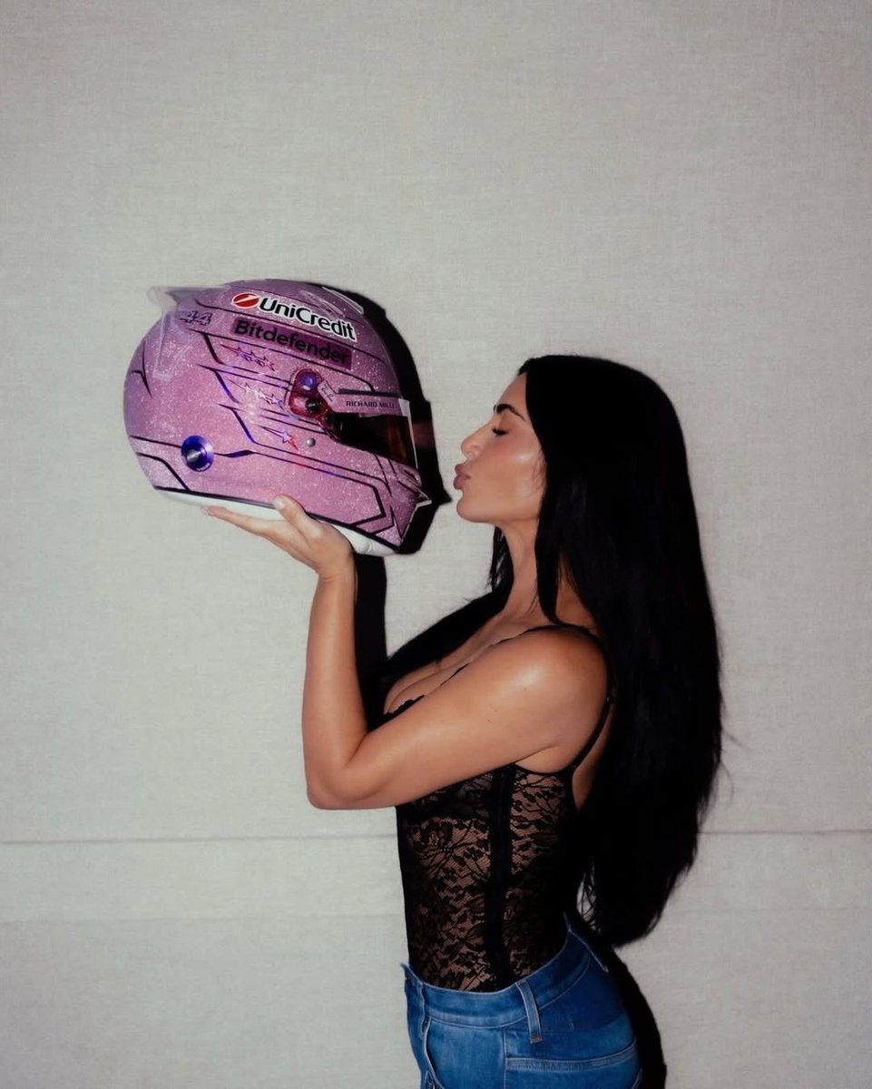 LH44Fanpage8's tweet photo. Kim with Lewis Monaco Helmet https://t.co/w7fv9cZlMI