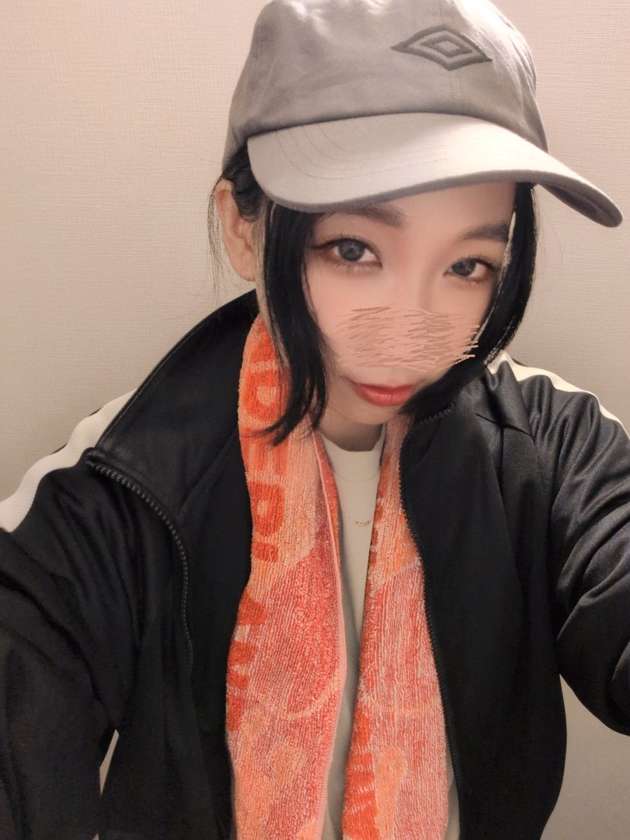 玲 tweet media