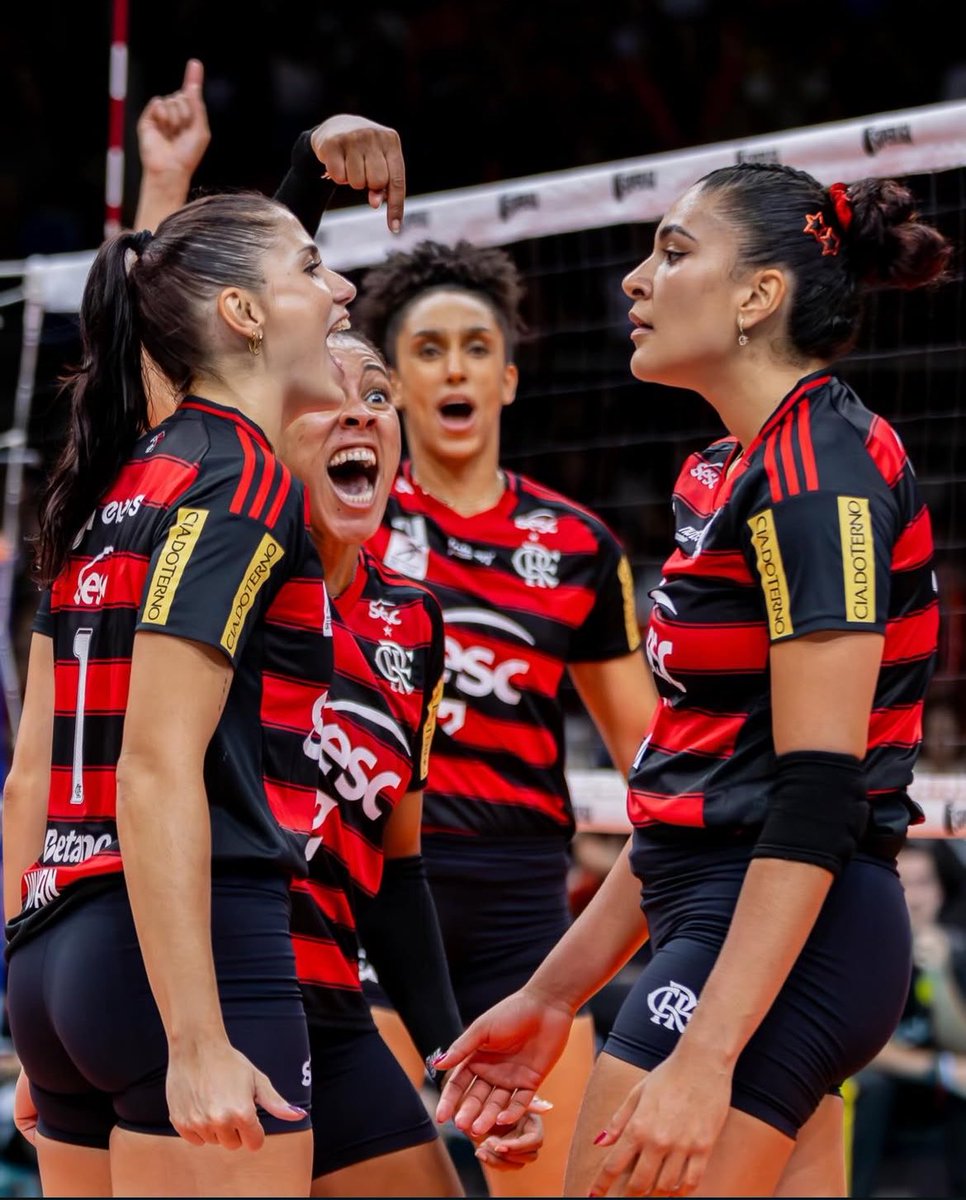 kirovcrf's tweet photo. eu amo essa foto https://t.co/qwKaOcNbNc