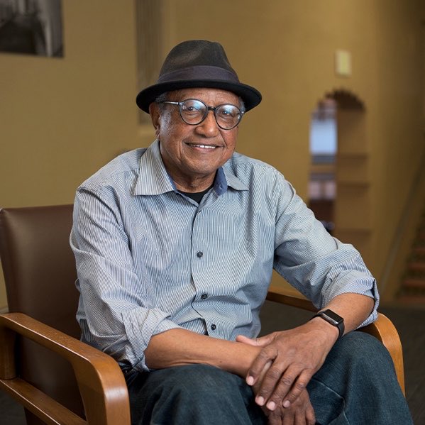 FilmUpdates's tweet photo. Floyd Norman, Disney’s first Black animator, is set to receive an honorary Oscar.

He has worked on ‘TOY STORY 2,’ ‘MULAN,’ ‘THE HUNCHBACK OF NOTRE DAME,’ ‘MONSTERS INC,’ SLEEPING BEAUTY,’ ‘THE JUNGLE BOOK’ and more. https://t.co/doWw5JWRuo