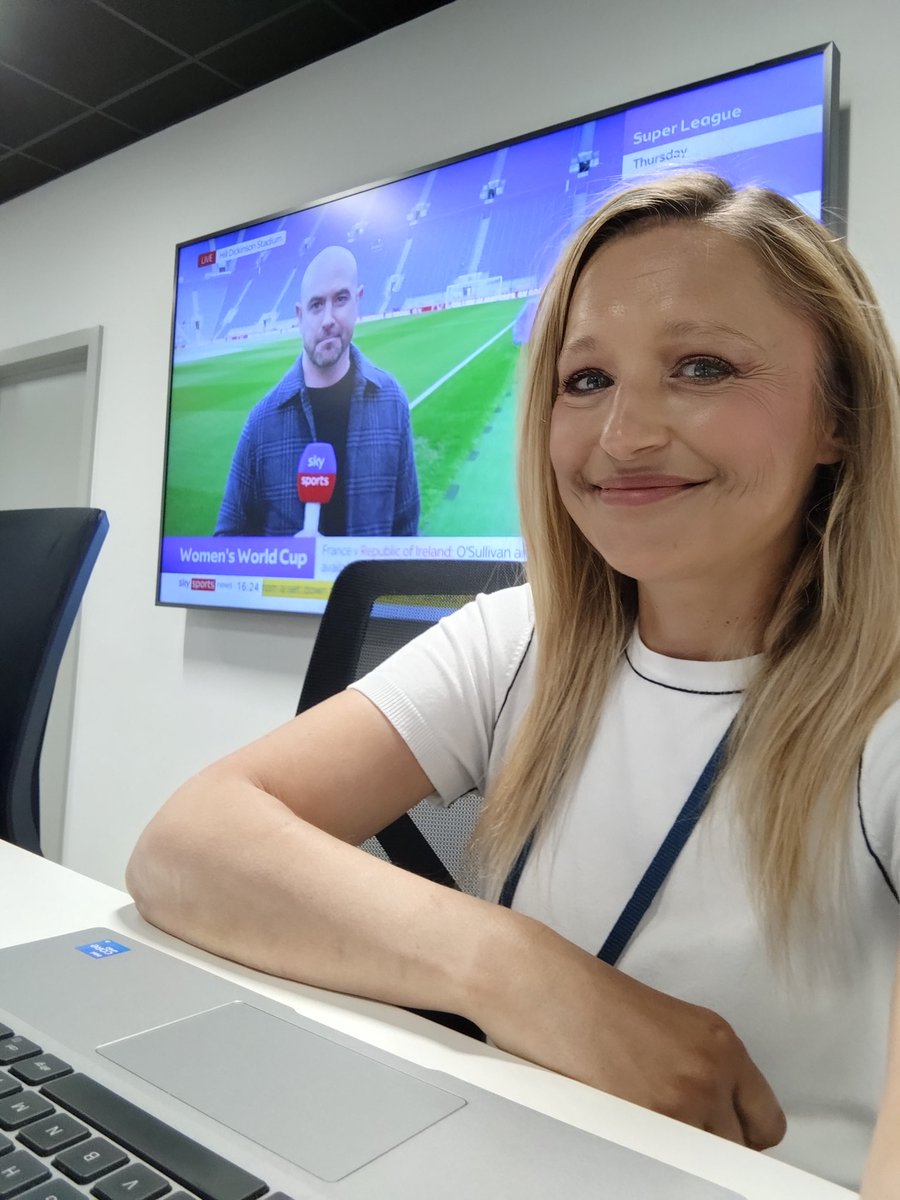 GiuliaBould's tweet photo. Aside from reporting on the Everton Burnley story, the last 24 hours I'm delighted to have been discussing plans to improve the care of those living with Addison's Disease

Yesterday, before reporting on the Lionesses here I am speaking as part of a @AddisonsUK awareness project https://t.co/XrryY0sYt7