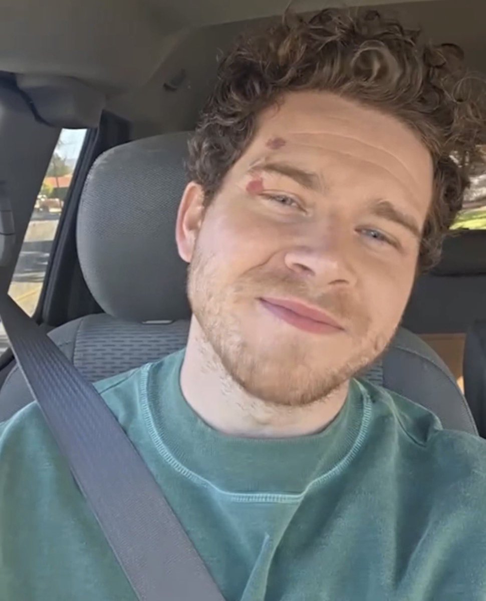 ravibuckleydiaz's tweet photo. THE CURLY HAIR 😩😩😩😩😩 https://t.co/FXdOXCNoIo