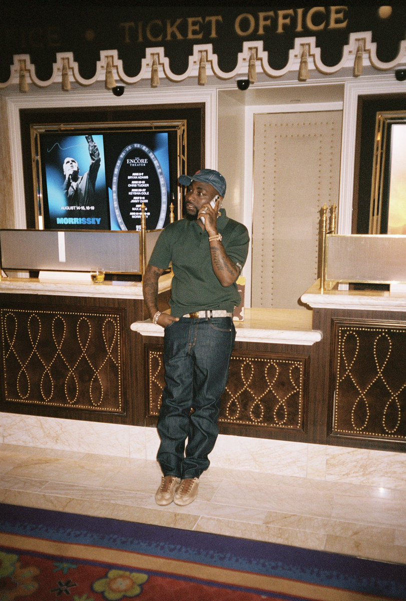1RxNat's tweet photo. Vegas With The Royal Family . https://t.co/uW56cpapYm