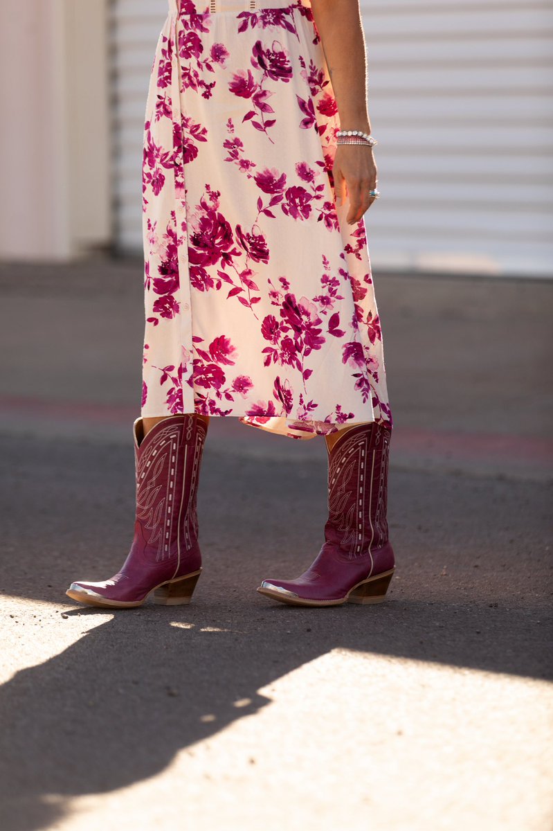 Idyllwind's tweet photo. Get em here ๐๐
https://t.co/foa1S7o2Jr
#Idyllwind #MirandaLambert #BootBarn https://t.co/KgaHcedYyu