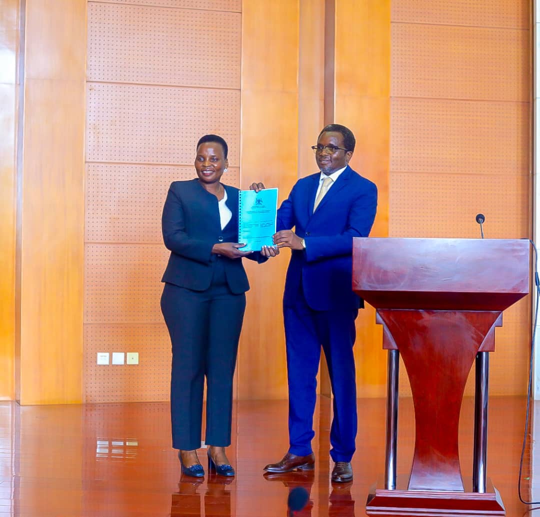 Akori84Beatrice's tweet photo. Earlier in the day I received my instruments of power from Dr. Kenneth Omona who I have taken over from to serve as Minister of State for Northern Uganda. https://t.co/37CY1Y5FDa