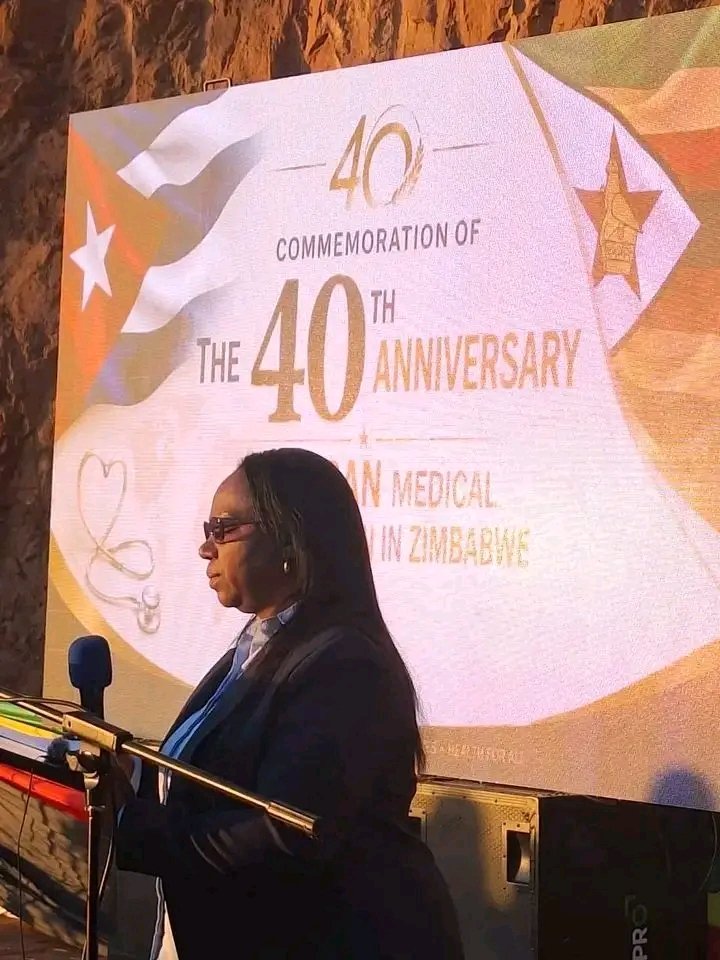 TaniaMCruzHdez's tweet photo. Con la presencia del Ministro de Salud Pública y Cuidado Infantil de Zimbabwe, el Vicecanciller 🇨🇺 Elio Rodríguez Perdomo y la Embajadora 🇨🇺 en 🇿🇼 Susellys Pérez Mesa, se realizó extraordinario acto en saludo al 40 Aniversario de la Cooperación Médica 🇨🇺 en 🇿🇼.

 #CubaPorLaVida https://t.co/IiHVHwnTkV