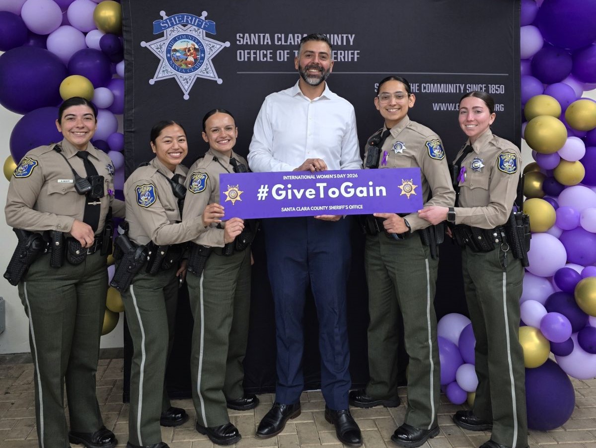 SCCoSheriff's tweet photo. WELLNESS WEDNESDAY: As the @FIFAWorldCup prepares to kick off, the Sheriff’s Office is expanding wellness support for all staff, including access to a dedicated Mental Health Performance Specialist.

Over the past year, our Wellness Unit has grown to offer onsite wellbeing checks, digital tools, healthier meal options, sleep rooms, chaplain services, and more.

A major boost comes from our partnership with @o2xhp, which has placed Mental Health Performance Specialist Fernando Lopez inside the agency full time. Lopez leads workshops, team‑building, and one‑on‑one support to help staff reduce stress and build healthy habits. 

“My goal is to support them in living a life they are excited about,” Lopez said.

Lopez brings experience from his work with @USArmy  soldiers and has launched new training on burnout, secondary trauma, and emotional regulation. He’s also supporting custody operations by identifying daily stressors to better tailor resources.

Beginning in August, custody staff will have access to a new three‑hour course focused on early stress recognition and practical reset techniques.

As we prepare for increased World Cup demands, the Wellness Unit is expanding access to sports medicine and chiropractic care, therapists, massage chairs, and stress‑management training.

Our commitment continues under the motto: Be Fit. Be Well. Be More.

LEARN MORE: https://t.co/lRWrsmcbQp

#WellnessWednesday #WellnessJourney