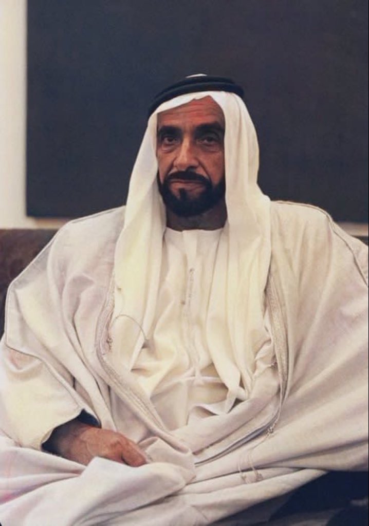 u5ae444's tweet photo. بوخليفه ثيب معتلي
منتشب في الحب محتاري
زايد نعزاه وانجلي
الرئيس إلي به نماري 🤍🇦🇪 https://t.co/DmIbvKWVAi