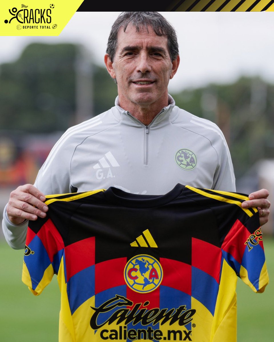 cracksdt's tweet photo. 🦅 Guillermo Almada ya viste los colores del América.

El estratega uruguayo ya se encuentra en México, firmó su contrato con las Águilas y fue presentado oficialmente por el club como su nuevo director técnico para el Apertura 2026. https://t.co/ChyZ1TcDoD
