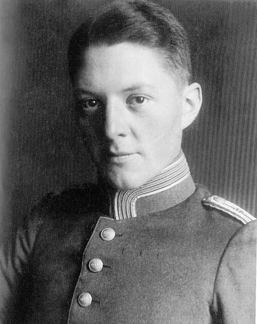 intelhistory's tweet photo. When Egypt severed diplomatic relations with Germany in 1939, Berlin responded by interning a number of Egyptians and Arabs.  Otto von Hentig, who by then was one of his country's most sophisticated 'Eastern specialists', thought the act not only monstrous, but stupid: pragmatically, it went against all his instincts and experience (in WWI he had ventured to Afghanistan as part of the Hentig-Niedermayer mission to turn Kabul against Britain).   Berlin should be getting Cairo on side against London, not making useful propaganda for it.

Ribbentrop summoned Hentig to a meeting on the 6 December 1939.   It seems like Hentig had attended an Egyptian tea party and this had infuriated the Foreign Minister.  Hentig noted that whilst speaking to him, Ribbentrop closed his eyes and spoke with a suggestive, almost seer-like, quality.  They were now in a life or death struggle with England, Ribbentrop said.   England would soon be destroyed.  To underline his point, Ribbentrop added:

'er habe viele sehr gute englische Freunde. Heute aber würde er jeden dieser Freunde bedenkenlos vergiften oder ermorden lassen.'

Though he had many good English friends, he would have no hesitattion now in having each one poisoned or murdered.

Ribbentrop dismissed Hentig by stating that he had magmanimously forgiven him for attending the tea party, something he would not have extended to anyone else; and that Bohle, head of the Auslands organisation, had been notified of his status persona non grata.  Presumably, the forgiveness meant Ribbentrop had not poisoned Hentig's tea.

In 1946, Ribbentrop was hanged.  Werner Otto von Hentig served as the first West German Ambassador to Indonesia, holding the position from 1952 to 1954.