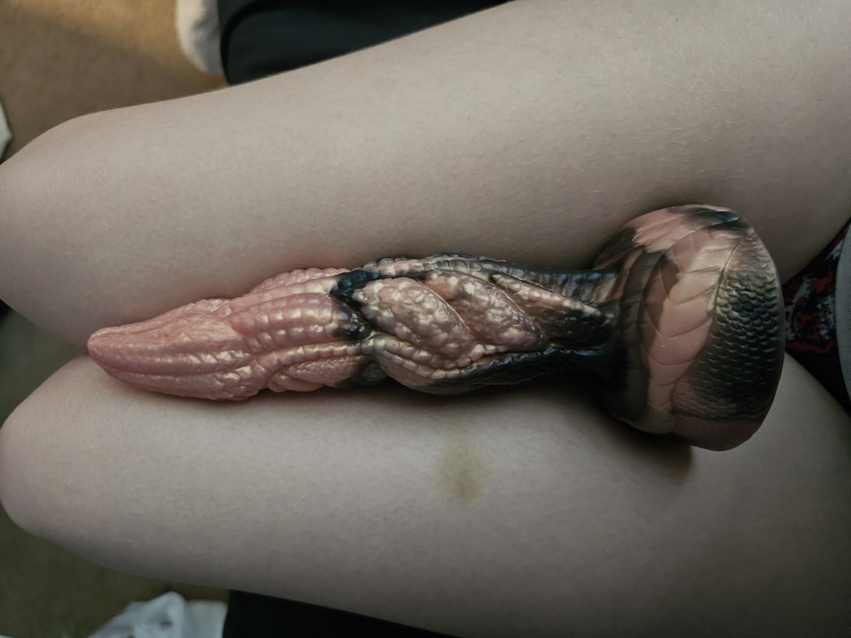 trashviixen's tweet photo. Got a new toy, can fit it in about halfway so far, it feels so good <3 
#murrsuiter #dildo #submissive #masturbation https://t.co/1fkw8u4KKC