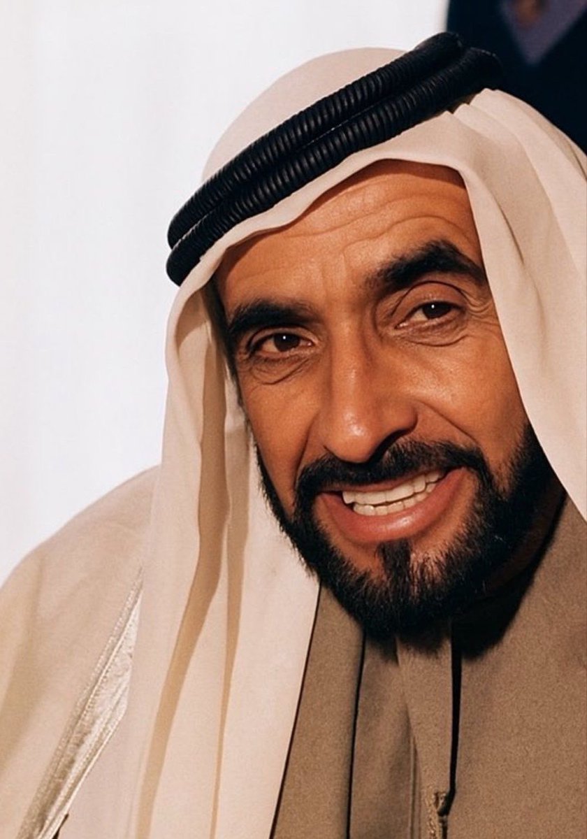 alsuwaidi942's tweet photo. يموت طيب الأثر و يفـوح  طيبه
ويعيش ردي البشر ويفوح عيبه

#إلا_زايد 🇦🇪 https://t.co/vKuWKzpetR