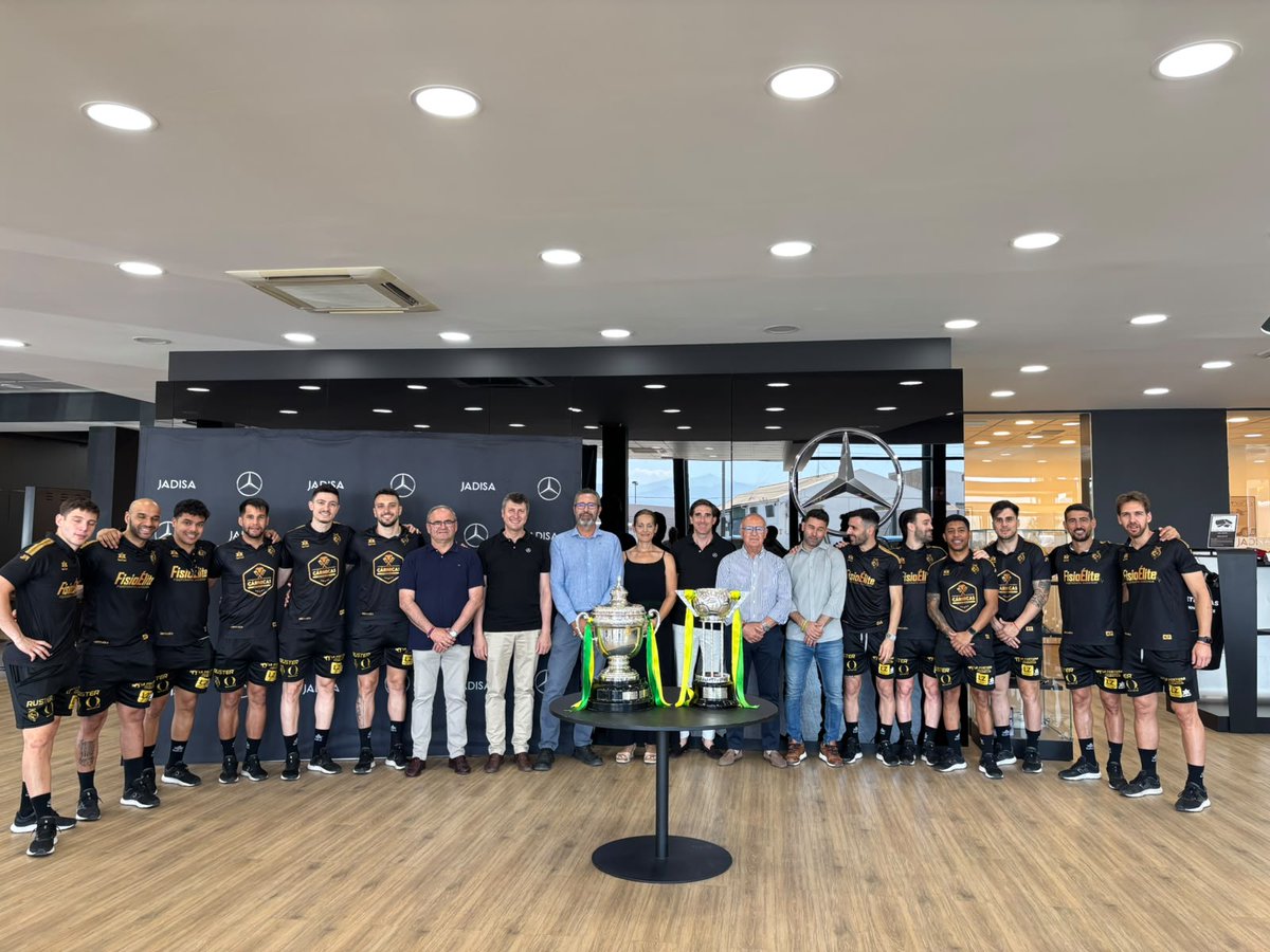 JaenFS's tweet photo. 💛 Hoy hemos visitado a nuestros patrocinadores: @patatasoya, @Davante_MEDAC, @grupojadisa, @geminispubli, Vetercufer, Aceitunera Jiennense, Carnicas Jiennenses y @ofisursl para agradecerles todo su apoyo

🏆 La Copa de España y la Copa del Rey también han estado presentes

➡️ 1/2

#SomosJaén💛