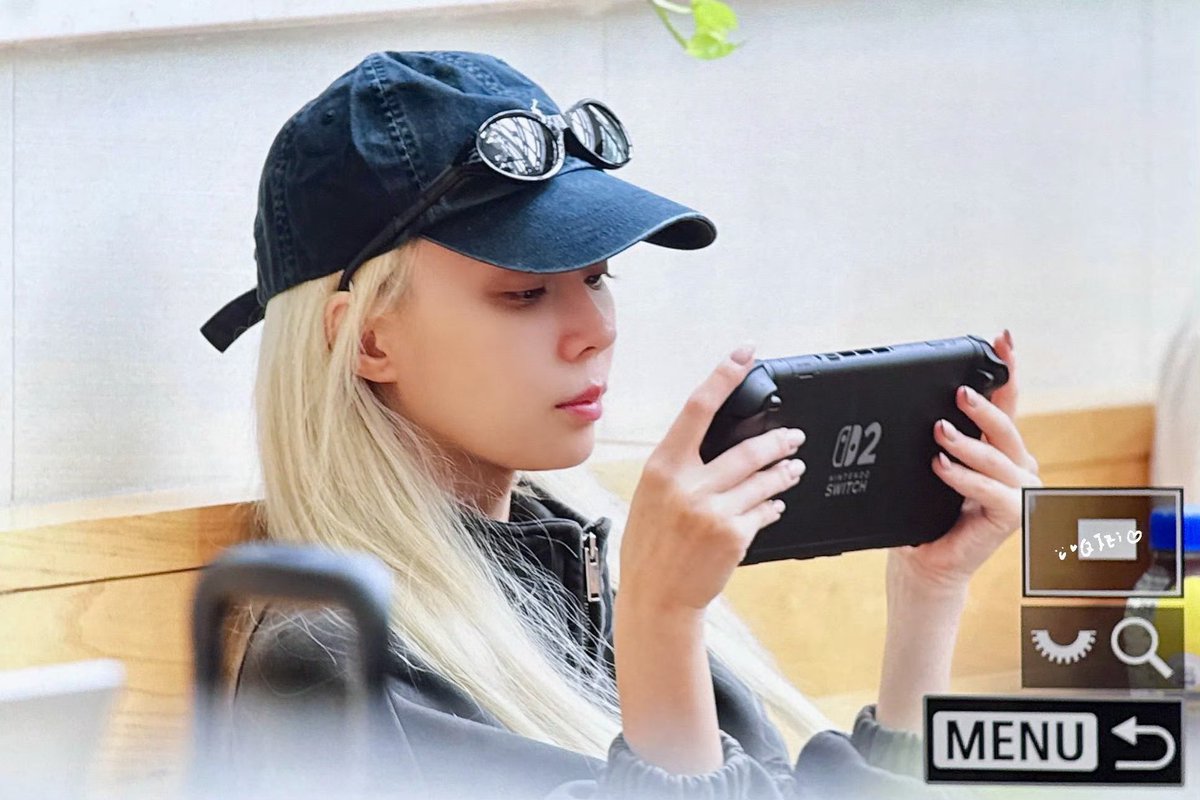 jmnjeongist's tweet photo. do we think she plays tomodachi life and made her and karina date on her island https://t.co/IpUzsUEDp3