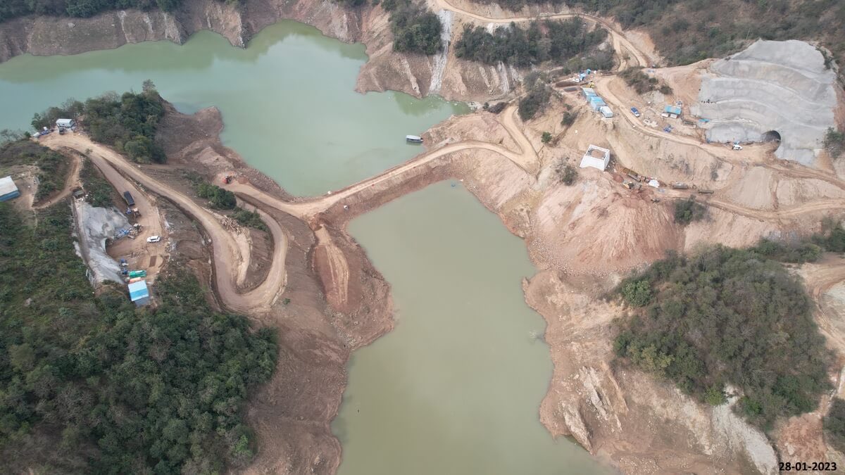 harrapasabhyata's tweet photo. A Major Greypill that People Missed:

Bikhari Himachal Government has FINALLY paid their share and work on the Phase 0 of the Bilaspur-Manali-Leh Railway Line is in Full Swing!

Tunneling and Viaduct Work is Being Done by Dilip Buildcon from Bhanupali-Bilaspur-Beri. https://t.co/ak94zdRXDy