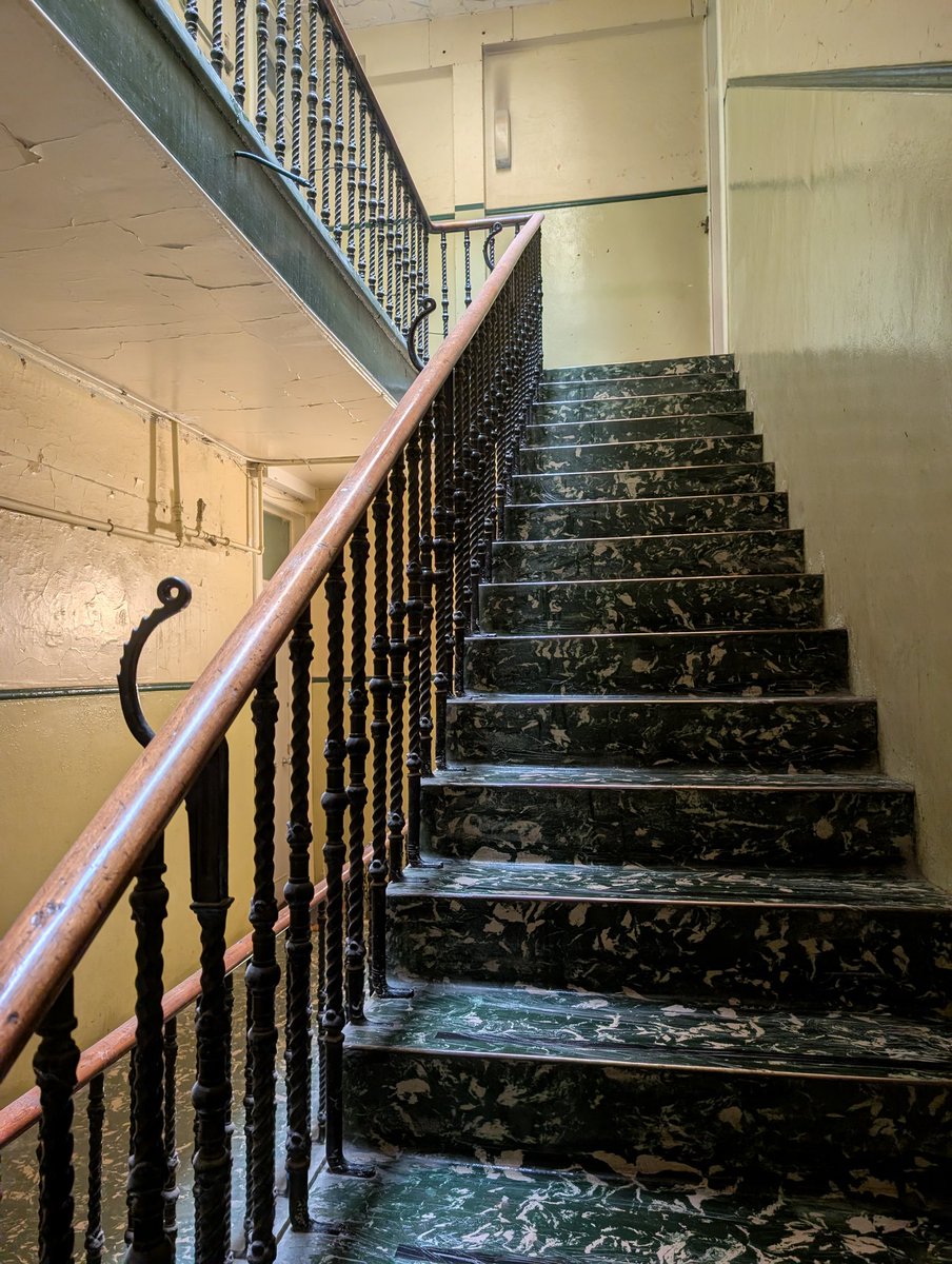 ARSC_Edinburgh's tweet photo. New Stair - Wardlaw Gorgie 

Transformed from stoury to spotless ✨ It's now pristine and prepared to host a World Cup Party 🏴󠁧󠁢󠁳󠁣󠁴󠁿🏆

https://t.co/qJNORJjcOP 

'First Impressions Count' 

07846 161 631 | info@arsc-edin.co.uk https://t.co/h3wGLg4Q4G