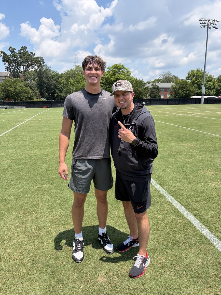 CharlieAllen_5's tweet photo. Had a great camp today at Georgia. Got some great 1 on 1 work with @coach_thartley. Thanks for having me. #GoDawgs 

@BriarwoodFTBLL @mwforester 

@RizzoJack91 @CoachJCrawford @KirbySmartUGA @AL_Recruiting https://t.co/H26ba5s3ft