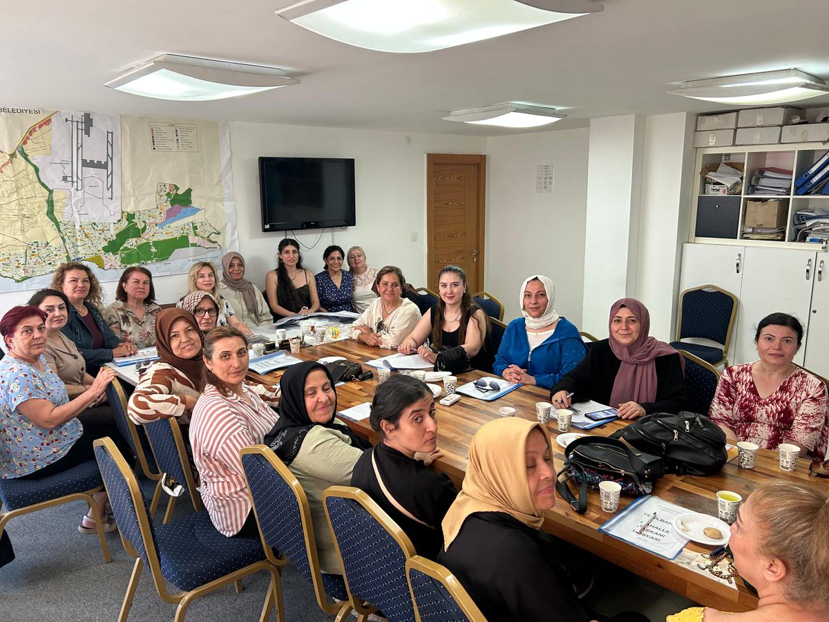 akkadnmuratpasa's tweet photo. Muratpaşa Kadın Kolları Haftalık Olağan Yürütme ve Yönetim Kurulu Toplantımızı Başkanımız Gülay Bektaş riyasetinde Koordinatörlerimiz ve Mahalle Başkanlarımız ile gerçekleştirdik.

#GüçlüMuratpaşa

@alicetin_07 @GlinZboz @tuncayhayta @gbektas07 https://t.co/WLh3MO1NPZ