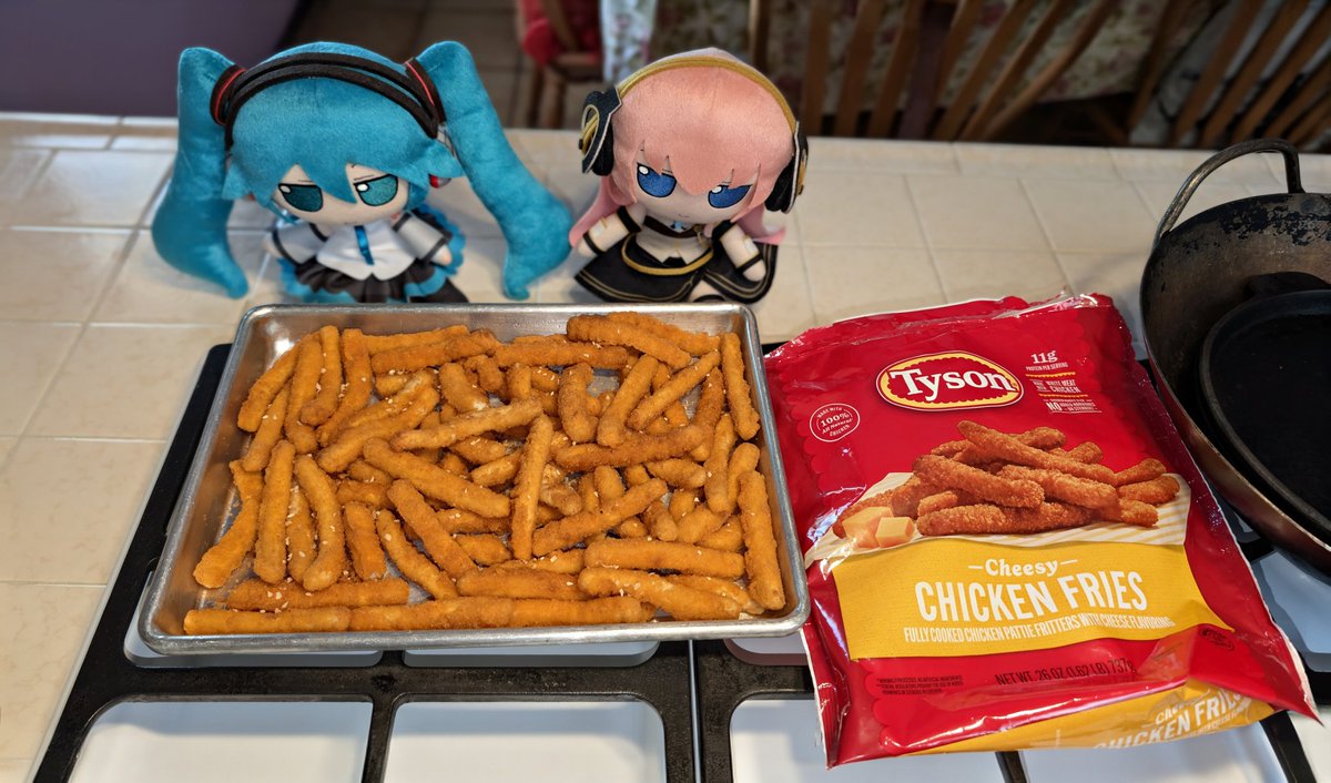 Necrosphere5's tweet photo. Miku and Luka have some cheesy chicken fries
#fumo #vocaloid https://t.co/zpQEiVIGQU