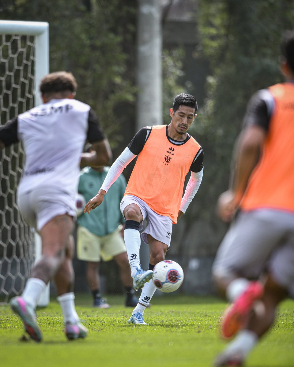 Club_USMP's tweet photo. Pensando en nuestro próximo rival ⚽️

🔜 Sport Boys

Ya puedes conseguir tus entradas y acompañarnos este sábado en el Hugo Sotil de Villa El Salvador 🏟️ 

🎟️ 👉🏼 https://t.co/Jd8iSjtRWJ

¡Vamos Santos! 🤍 https://t.co/q5jMJa6OKY