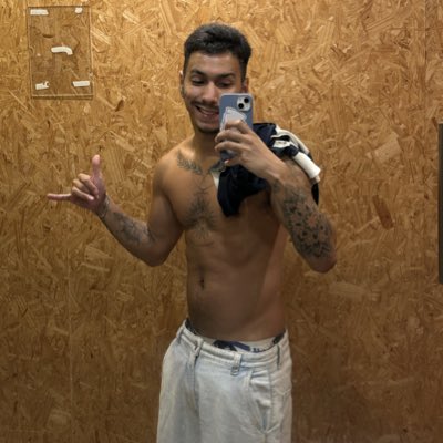 febinha tweet media
