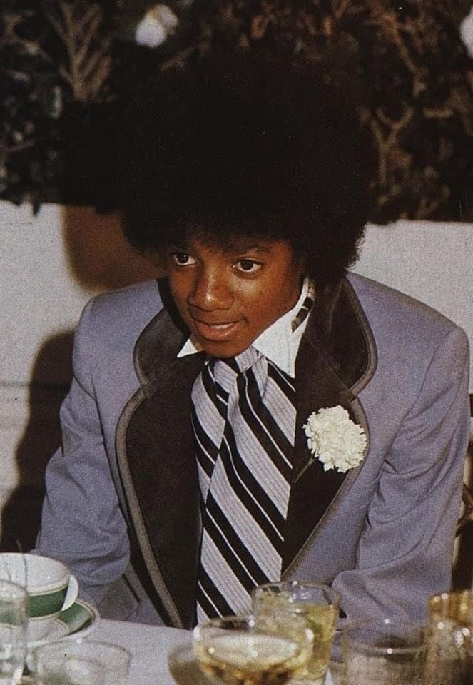 s1lliejean's tweet photo. Baby Michael looking dapper as ever at Jermaine’s first wedding https://t.co/13K8YDJjGx