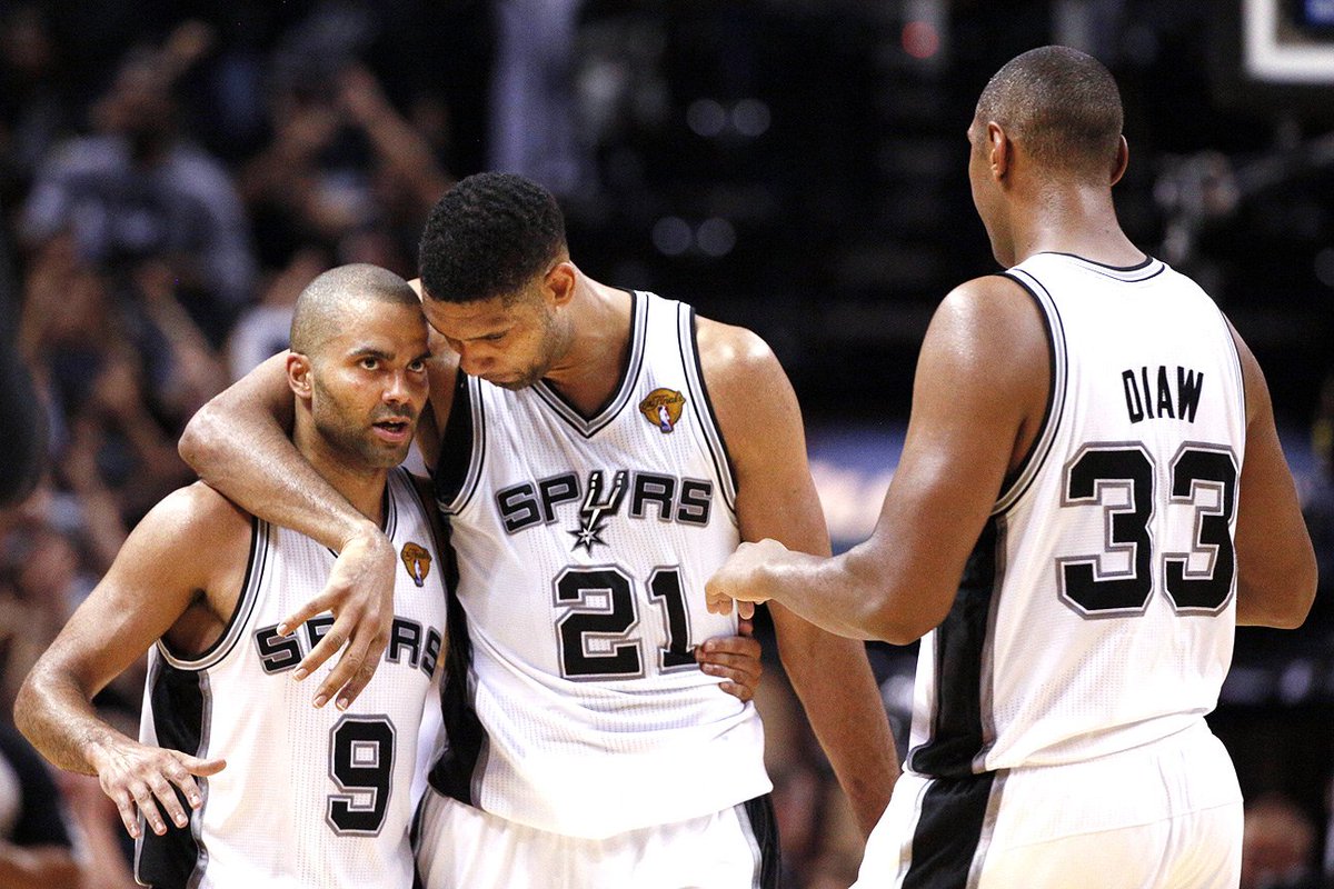 SpursArb's tweet photo. 📊📊 • سان أنطونيو سبيرز في قيم 4 في النهائيات عبر التاريخ:

- 3 إنتصارات. ✅
- 3 هزائم. ❌

قيم 4 اليوم. 🤔🤔 https://t.co/7GZ4w9jvIa