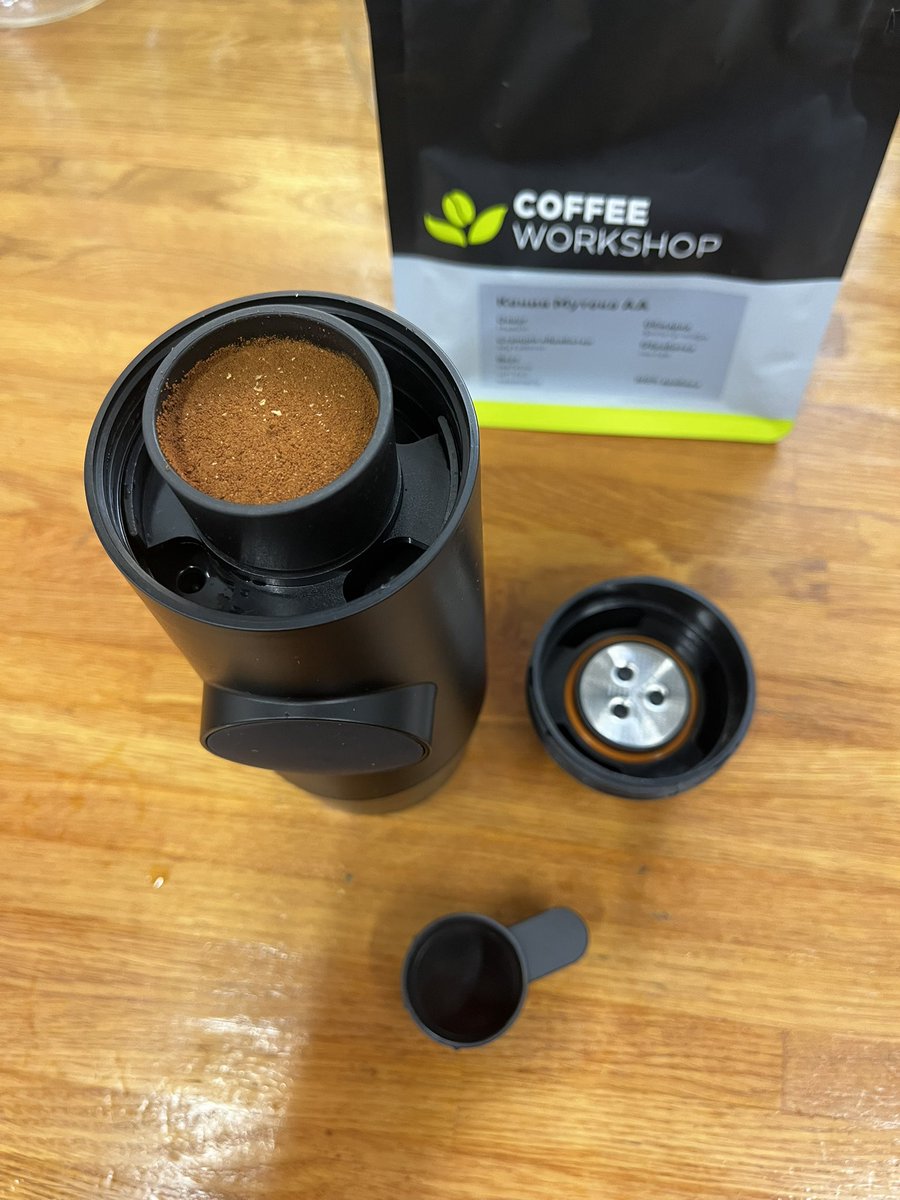 dvai89's tweet photo. And now I have my own portable espresso machine 🤤 
One of the best gift 🎁 from my favorite colleagues from iSpring Academy 🤩☕️
They know what I like https://t.co/qS04YyAXVp