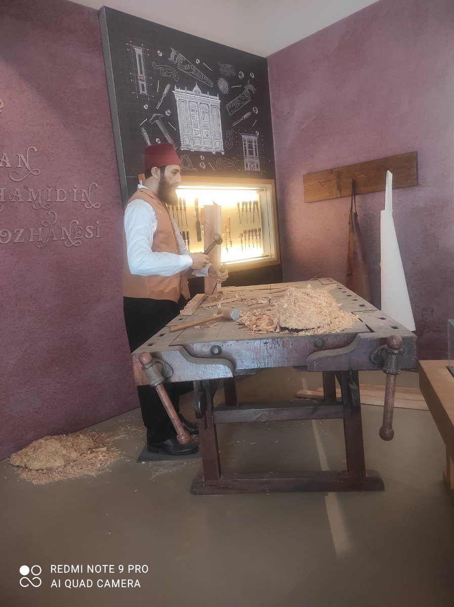 BakHatip's tweet photo. Bu hafta 6D sınıfı öğrencilerimizle beraber II.Abdulhamit Han ile özdeşleşen  milli saraylarımızdan Yıldız Sarayı'nı rehber eşliğinde gezerek tanıma fırsatı bulduk. https://t.co/8UKgF5Bm9F
