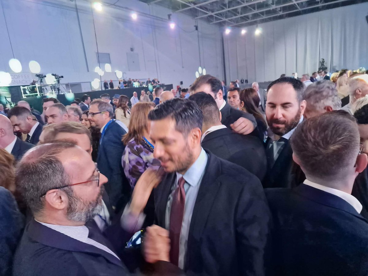 maravegiaskost's tweet photo. Όταν τον πρωτογνωρισα του ομολόγησα το θαυμασμό μου για το πως πορεύεται στην πολιτική. Ο άνθρωπος που από το μέλλον της πολιτικής ήρθε στο παρόν της@neademokratia για την επόμενη μεγάλη μάχη των εκλογών. Τιμή μου που με θεωρεί φίλο του όπως κι εγώ. Πολλά συγχαρητήρια @kyranakis https://t.co/hQGSp4eAcm
