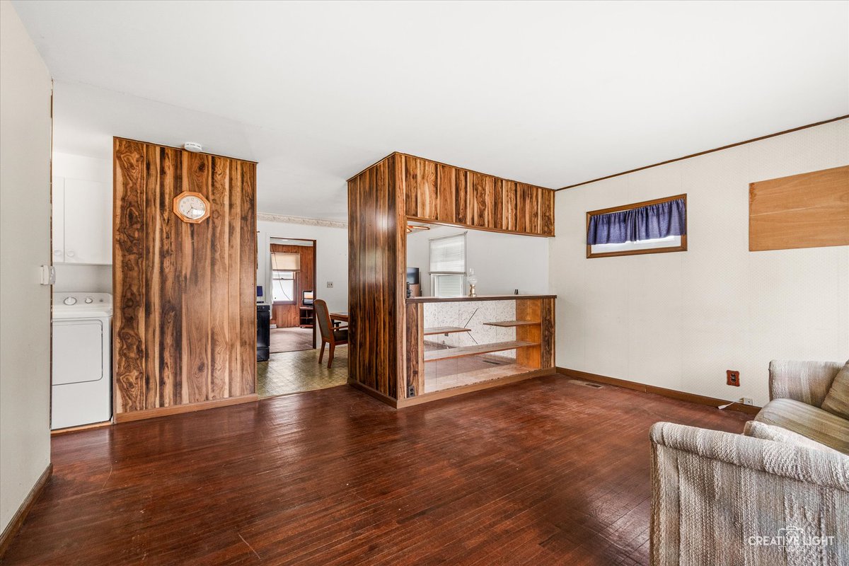 PilmerRE's tweet photo. #JustListed by Linda Pilmer!
Great opportunity to own a home with hardwood floors, fenced yard, detached 2½-car garage, and potential for a 3rd bedroom. Convenient location near K-12 schools!
👉 https://t.co/pPmlYTu12H
#NewListing #HouseHunting #RealEstate https://t.co/v8ImVRgJaR